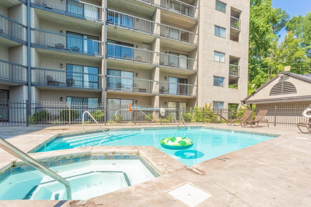 Family Bear Condos, Full King Suite, Kitchen, Pool Access Unit 103 Gatlinburg Eksteriør bilde